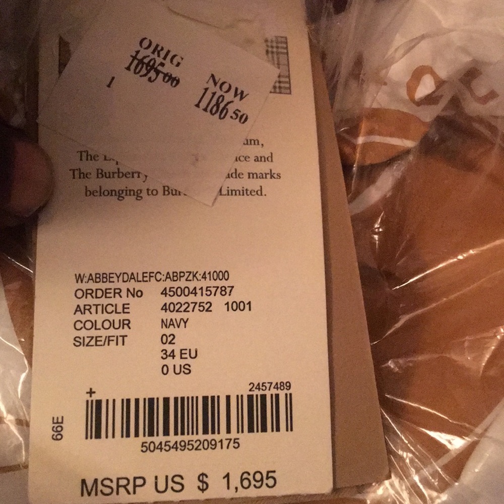 Burberry coat - Picture 7 of 8
